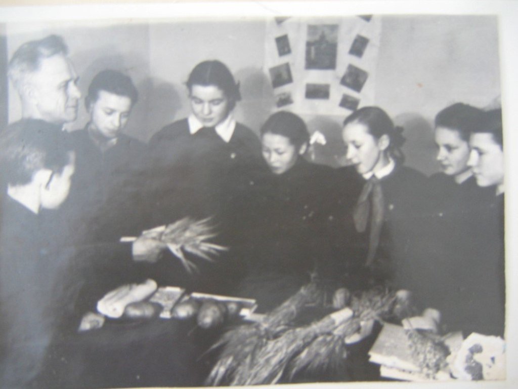Д.Чубынин со школьниками